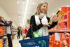 daily mail readers prefer discounters, woman shopping