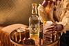 20250402_ChivasCrystalGold_SHOT_01_1355_HAND_WORKING_V4 (1)