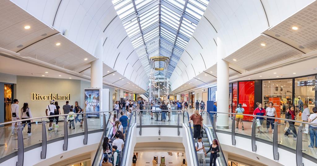 Sweltering Brits avoid the high street