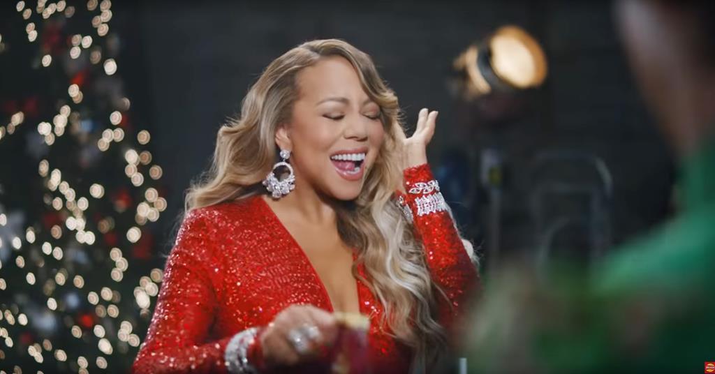 Mariah Carey delivers shattering performance for Walkers | Comment ...