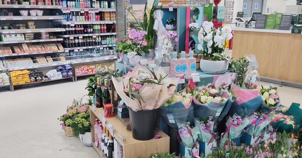 Tesco flowers mothers shop day