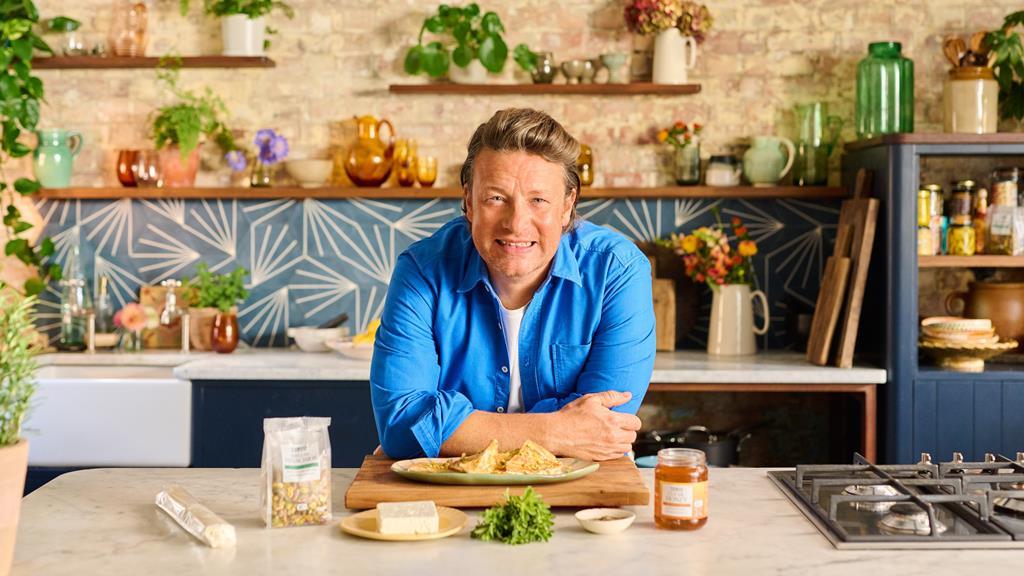 Jamie Oliver’s 5 Ingredient Meals: good egg cooks up good food ...