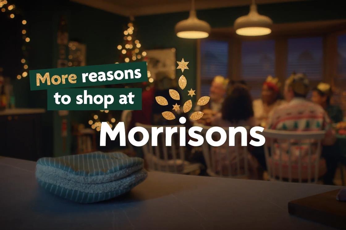 Power ballad singing oven gloves in Morrisons Christmas ad 2023 News