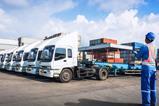 158674537_Foreman-control-loading-Containers-box-trucking-visibility-Dayinlife_Adobe