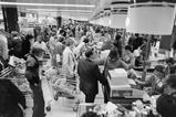 1970s Shoppers at the checkout of a Sava Centre supermarket GettyImages-HH2846-001