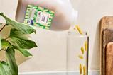 Ocado Reuse Penne Pasta 1kg_POURING