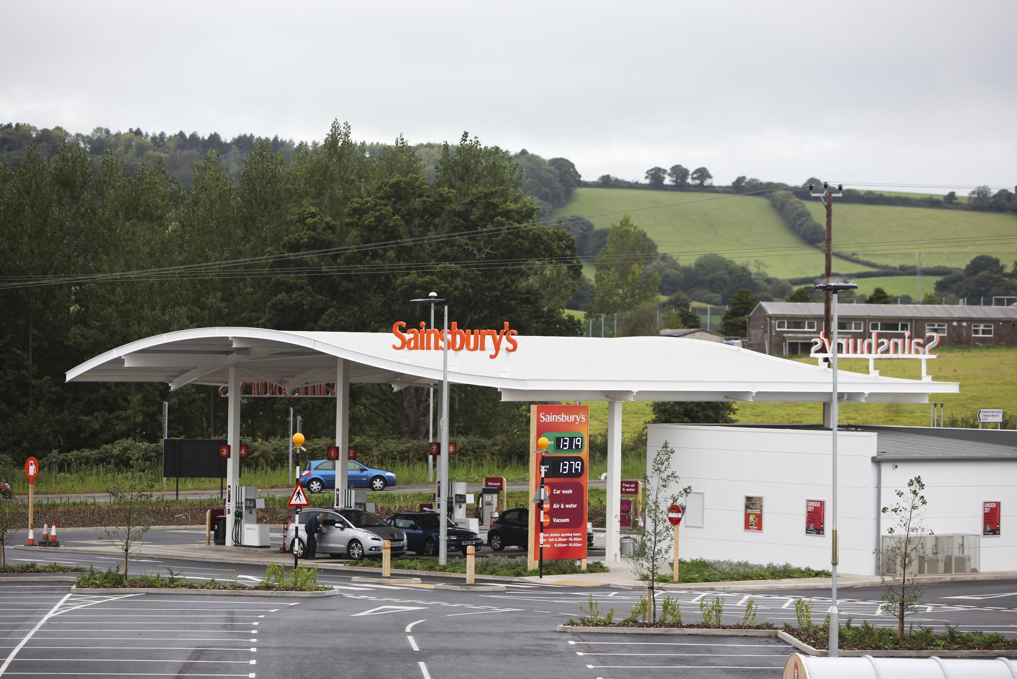 Sainsbury’s to extend opening hours and reopen petrol station stores
