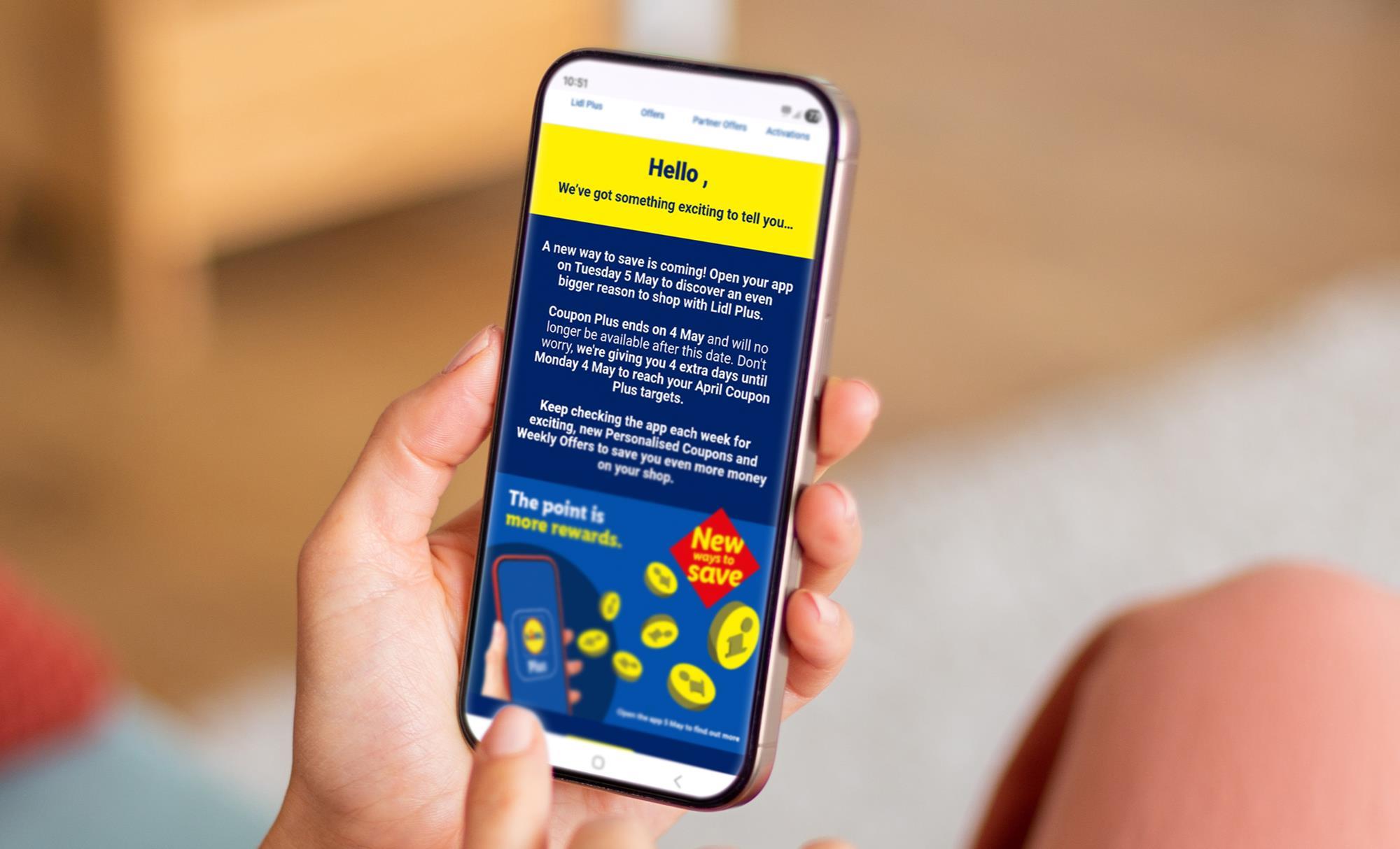 Aldi pokes fun at Lidl's loyalty changes with veg giveaway | The Grocer