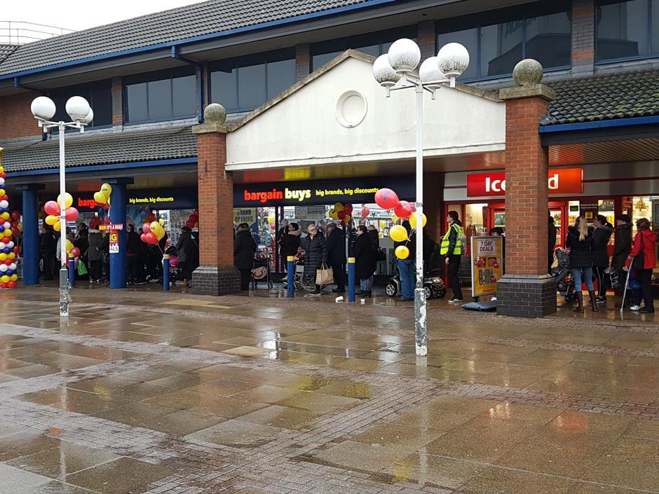 Poundstretcher slippers sale