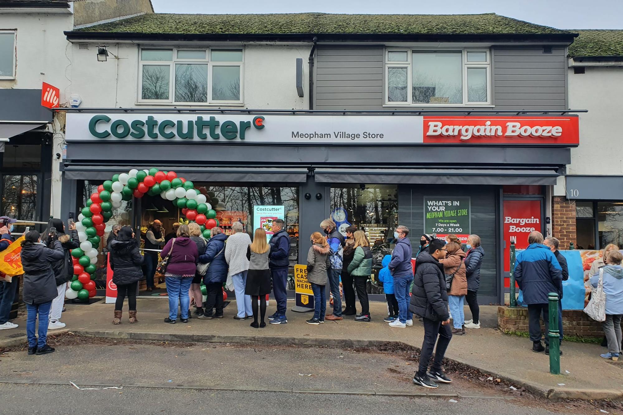 Bestway brings Costcutter and Bargain Booze together in new store