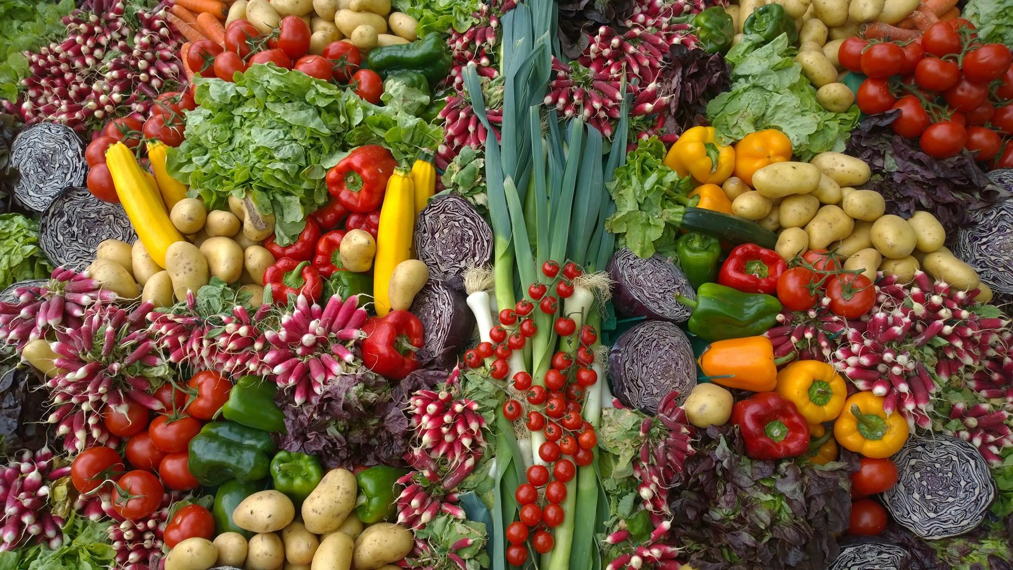 British Shoppers Turn to Wonky Vegetables as Food Price Inflation