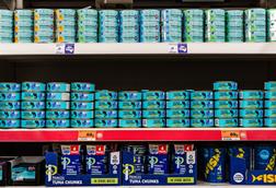 Shopping for certified sustainable tuna