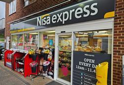 Nisa Express Trident 7
