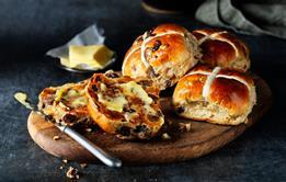 02_kt_345033_luxury_hot_cross_buns_0076