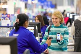 tesco store checkout clubcard pay customer worker (1)