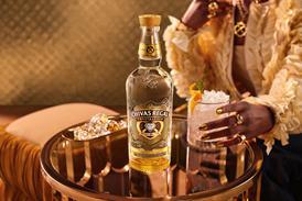 20250402_ChivasCrystalGold_SHOT_01_1355_HAND_WORKING_V4 (1)