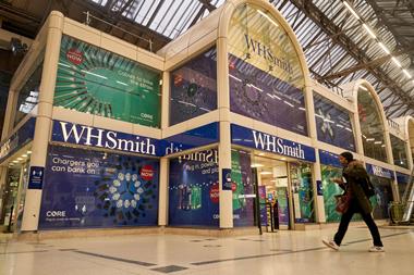Wh-smith-uk-travel-rail-london-victoria (2)