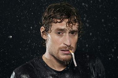 smoker in the rain one use