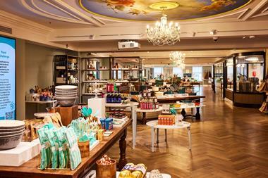 Fortnum & Mason Piccadilly shelves