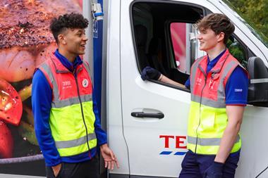 tesco store worker staff home delivery (4)