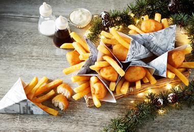 Iceland_Fish & Chip cones_Lifestyle