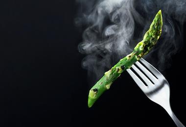 Steaming asparagus GettyImages-154953140_0001