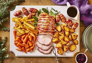 Sainsbury's Taste the Difference Slow Cooked Proper Christmas Dinner in a Box (Christmas 2024_Final)