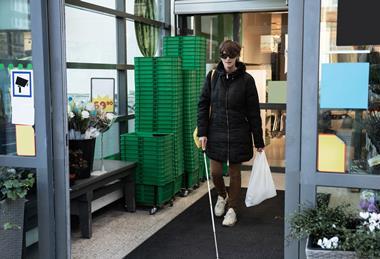 Blind shopper GettyImages-1210268469