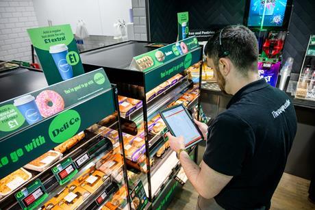 Store colleague using Cybake ISB