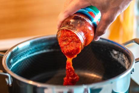 cooking sauce tomato