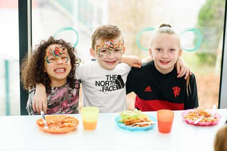 Children-at-an-Oasis-Holiday-Club-1200x800