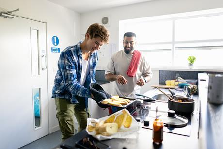 uni students cooking