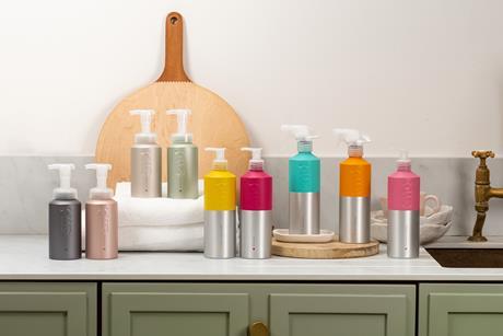 Smol group_shot_alu_bottles