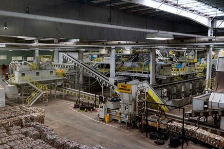 Alamy packaging 2NJ3BMP