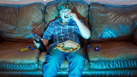 health junk food obesity children kids tv sofa