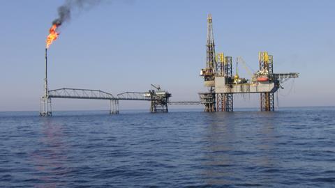 Oil rig in Gulf near Iran GettyImages-172261010