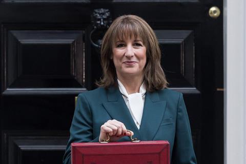 rachelreevesbudget2025alamy_587016