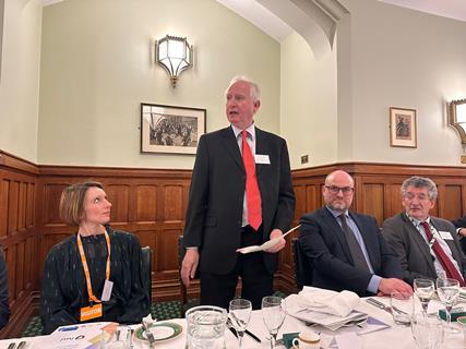 danielzeichnerfoodministerjpg_711420