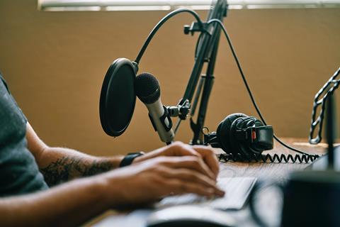 microphone unsplash