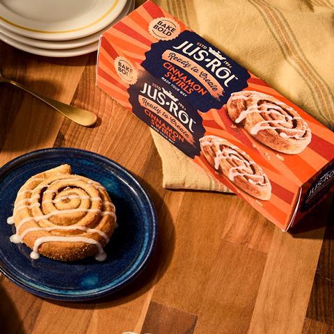 Cinnamon Swirls Lifestyle_With Pack