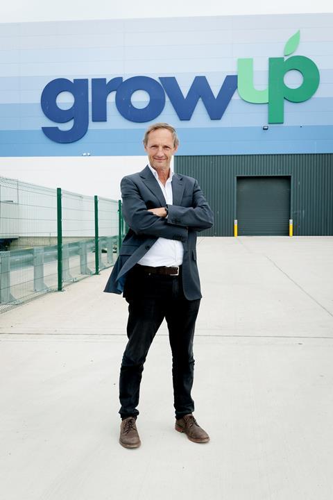 UNP Grocer 46790 Mike Hedges Grow Up Farms003