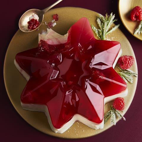 WaitrosePartnersPressPack_Christmas2021_RaspberryandVanillaPannaCottaStar_HIGHRES