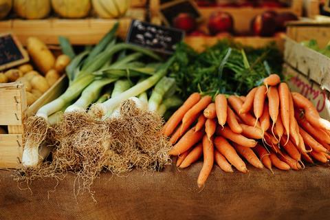 loose vegetables carrots leeks at market