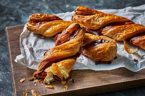 Marmite Cheese Twists