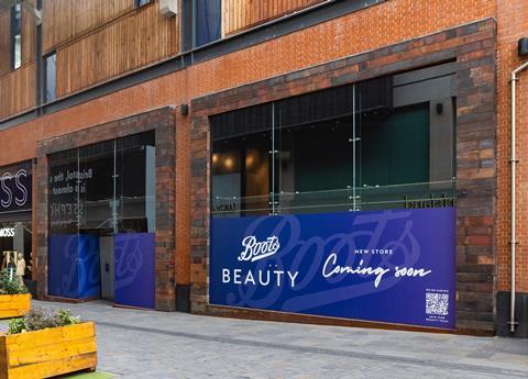 Boots_Cabot_Circus_031