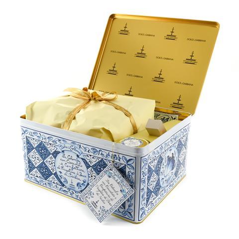 FI0045_Fiasconaro x Dolce & Gabbana Strawberry & Chocolate Colomba Gift Tin 1kg_open