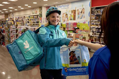 THP_ROO_ENTERTAINER_05 (1)