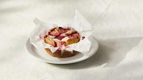0005_2025_04_09_GAIL's Summer_©Ben Carpenter_STRAWBERRY RICOTTA CAKE_v1_landscape-edit