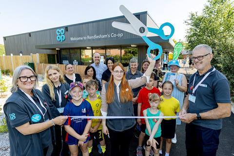 pupils of Rendlesham Primary School help to launch Co-op_s newe