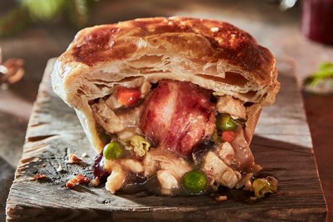 Iceland_Christmas Dinner Pie (2)_Lifestyle